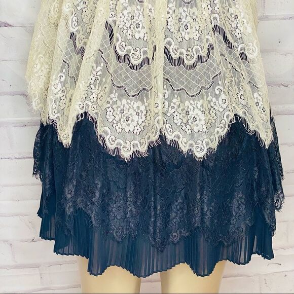 Plastic Island  black and ivory lace tiered dress size s - Picture 6 of 12